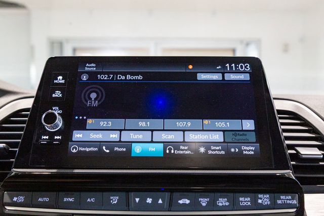 2025 Honda Odyssey Elite Leather Trimmed Seats with Piping  3rd row Heated and Ventilated Seats