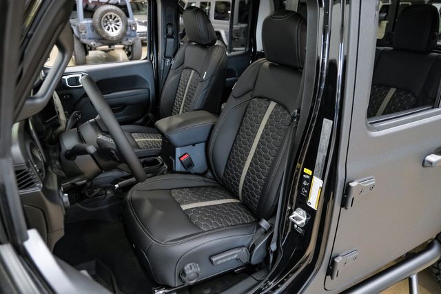 2025 Jeep Gladiator Sport S 4X4 DUPONT KEVLAR,LIFTED,BUMPERS,LED,NAV | Carrollton, TX | Texas Vehicle Exchange 2025 Jeep Gladiator Sport S 4X4 DUPONT KEVLAR,LIFTED,BUMPERS,LED,NAV | Carrollton, TX | Texas Vehicle Exchange