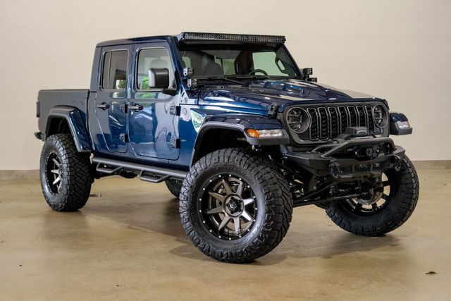 2025 Jeep Gladiator NightHawk 4X4 FATHOM BLUE LIFTED, BUMPERS, LED'S | Carrollton, TX | Texas Vehicle Exchange 2025 Jeep Gladiator NightHawk 4X4 FATHOM BLUE LIFTED, BUMPERS, LED'S | Carrollton, TX | Texas Vehicle Exchange