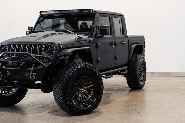 2025 Jeep Gladiator NightHawk 4X4 DUPONT KEVLAR,LIFTED, BUMPERS, LED'S | Carrollton, TX | Texas Vehicle Exchange