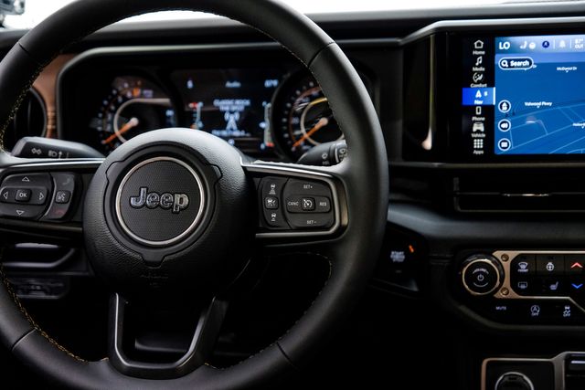 2025 Jeep Gladiator Rubicon V8 HEMI 4X4 DUPONT KEVLAR,LIFTED,BUMPERS | Carrollton, TX | Texas Vehicle Exchange 2025 Jeep Gladiator Rubicon V8 HEMI 4X4 DUPONT KEVLAR,LIFTED,BUMPERS | Carrollton, TX | Texas Vehicle Exchange