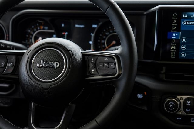 2025 Jeep Gladiator Rubicon X 4X4 LIFTED, LEATHER, FUELWHEELS,3K MILES | Carrollton, TX | Texas Vehicle Exchange 2025 Jeep Gladiator Rubicon X 4X4 LIFTED, LEATHER, FUELWHEELS,3K MILES | Carrollton, TX | Texas Vehicle Exchange