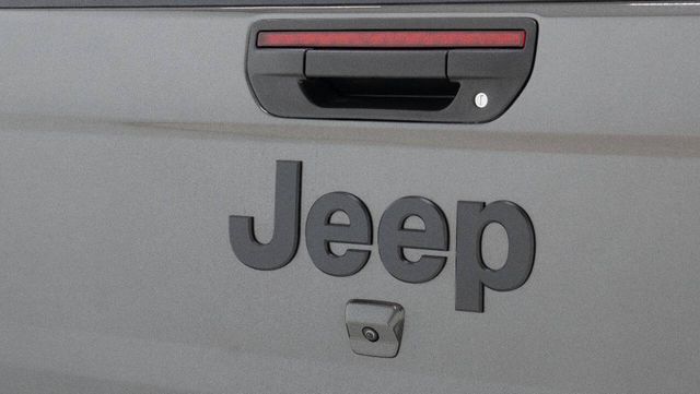 2025 Jeep Gladiator Texas Trail 4x4 4dr Crew Cab 5.0 ft. SB | Houston, TX | Houston Auto Credit
