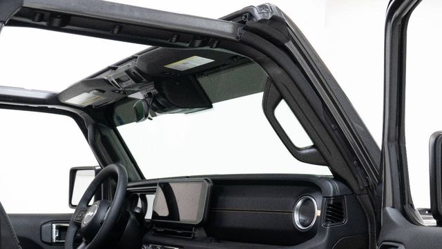 2025 Jeep Gladiator Texas Trail 4x4 4dr Crew Cab 5.0 ft. SB | Houston, TX | Houston Auto Credit
