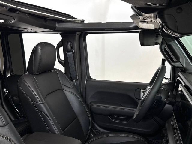 2025 Jeep Gladiator Texas Trail 4x4 4dr Crew Cab 5.0 ft. SB | Houston, TX | Houston Auto Credit