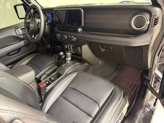 2025 Jeep Gladiator Texas Trail 4x4 4dr Crew Cab 5.0 ft. SB | Houston, TX | Houston Auto Credit