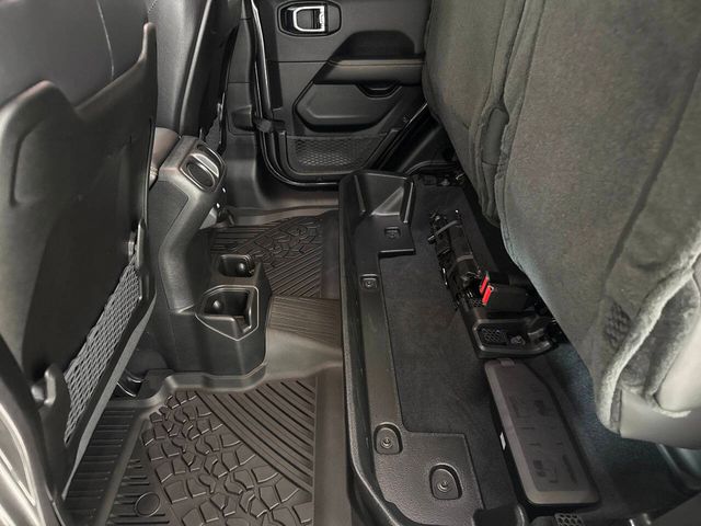 2025 Jeep Gladiator Texas Trail 4x4 4dr Crew Cab 5.0 ft. SB | Houston, TX | Houston Auto Credit