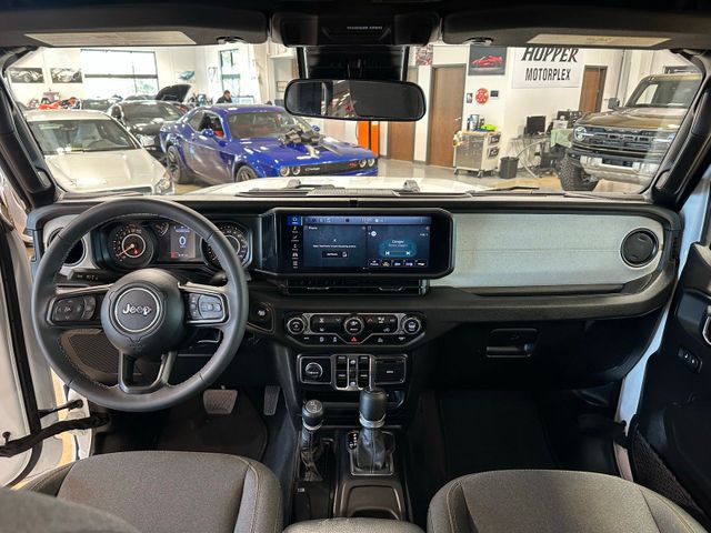 2025 Jeep Gladiator Sport S 4x4 24S Sport Package Color Matched Fen... | Irving, Texas | Hopper Motorplex