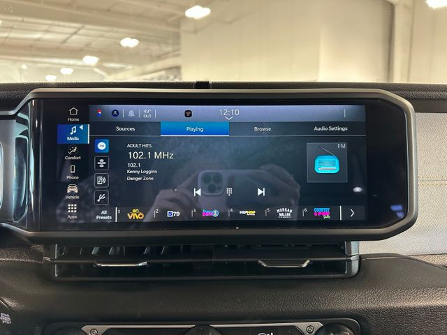 2025 Jeep Gladiator Sport S 4x4 24S Sport Package Color Matched Fen... | Irving, Texas | Hopper Motorplex 2025 Jeep Gladiator Sport S 4x4 24S Sport Package Color Matched Fen... | Irving, Texas | Hopper Motorplex