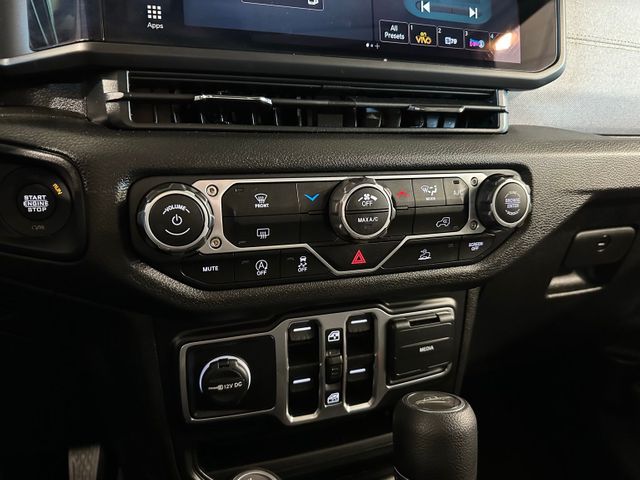 2025 Jeep Gladiator Sport S 4x4 24S Sport Package Color Matched Fen... | Irving, Texas | Hopper Motorplex