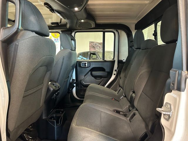 2025 Jeep Gladiator Sport S 4x4 24S Sport Package Color Matched Fen... | Irving, Texas | Hopper Motorplex