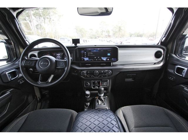 2025 Jeep Gladiator Nighthawk