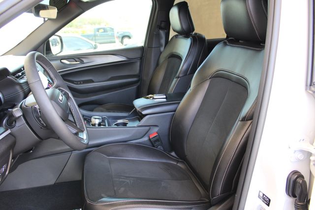 2025 Jeep Grand Cherokee Altitude | Bullhead City, AZ | Automobile Consulting Services 2025 Jeep Grand Cherokee Altitude | Bullhead City, AZ | Automobile Consulting Services