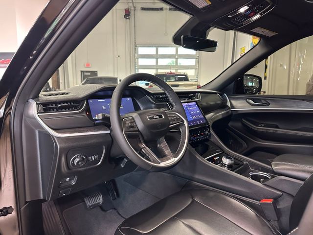 2025 Jeep Grand Cherokee Limited | Irving, Texas | Hopper Motorplex 2025 Jeep Grand Cherokee Limited | Irving, Texas | Hopper Motorplex