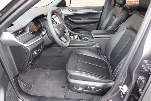 2025 Jeep Grand Cherokee Limited | Loganville, Georgia | Executive Auto