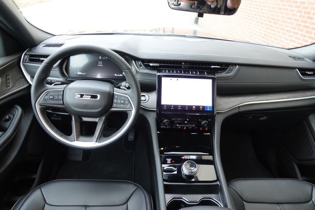 2025 Jeep Grand Cherokee Limited | Loganville, Georgia | Executive Auto 2025 Jeep Grand Cherokee Limited | Loganville, Georgia | Executive Auto