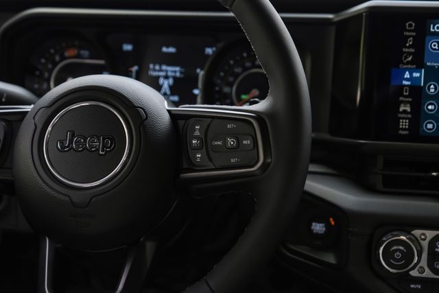 2025 Jeep Wrangler UNLIMITED Rubicon 4X4 SKY TOP, DUPONT KEVLAR, LIFT | Carrollton, TX | Texas Vehicle Exchange 2025 Jeep Wrangler UNLIMITED Rubicon 4X4 SKY TOP, DUPONT KEVLAR, LIFT | Carrollton, TX | Texas Vehicle Exchange