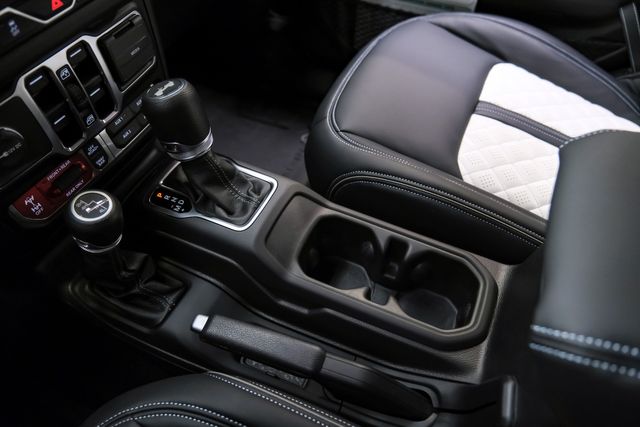 2025 Jeep Wrangler UNLIMITED Rubicon 4X4 SKY TOP, DUPONT KEVLAR, LIFT | Carrollton, TX | Texas Vehicle Exchange 2025 Jeep Wrangler UNLIMITED Rubicon 4X4 SKY TOP, DUPONT KEVLAR, LIFT | Carrollton, TX | Texas Vehicle Exchange