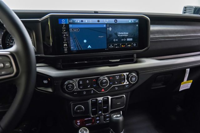 2025 Jeep Wrangler UNLIMITED Rubicon 4X4 SKY TOP, DUPONT KEVLAR, LIFT | Carrollton, TX | Texas Vehicle Exchange 2025 Jeep Wrangler UNLIMITED Rubicon 4X4 SKY TOP, DUPONT KEVLAR, LIFT | Carrollton, TX | Texas Vehicle Exchange