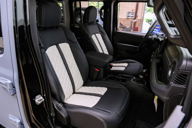 2025 Jeep Wrangler UNLIMITED Rubicon 4X4 SKY TOP, DUPONT KEVLAR, LIFT | Carrollton, TX | Texas Vehicle Exchange 2025 Jeep Wrangler UNLIMITED Rubicon 4X4 SKY TOP, DUPONT KEVLAR, LIFT | Carrollton, TX | Texas Vehicle Exchange