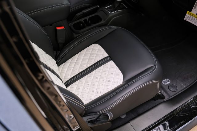 2025 Jeep Wrangler UNLIMITED Rubicon 4X4 SKY TOP, DUPONT KEVLAR, LIFT | Carrollton, TX | Texas Vehicle Exchange 2025 Jeep Wrangler UNLIMITED Rubicon 4X4 SKY TOP, DUPONT KEVLAR, LIFT | Carrollton, TX | Texas Vehicle Exchange