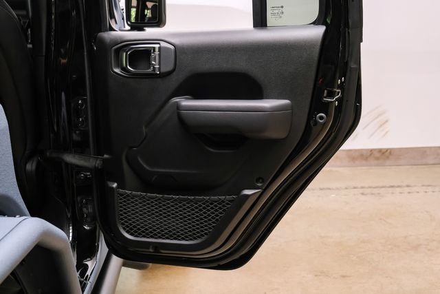 2025 Jeep Wrangler UNLIMITED Rubicon 4X4 SKY TOP, DUPONT KEVLAR, LIFT | Carrollton, TX | Texas Vehicle Exchange 2025 Jeep Wrangler UNLIMITED Rubicon 4X4 SKY TOP, DUPONT KEVLAR, LIFT | Carrollton, TX | Texas Vehicle Exchange