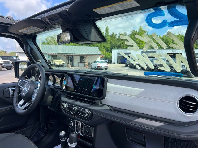 2025 Jeep Wrangler Sahara 4xe - Power-Top