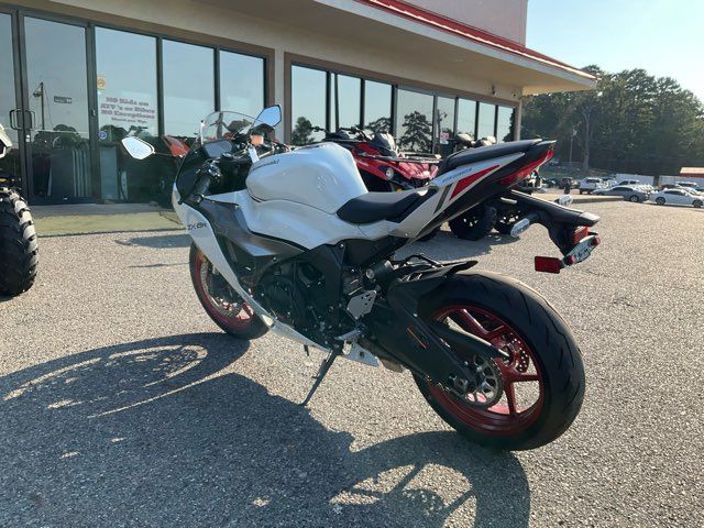 2025 Kawasaki Ninja ZX-6R Base 2025 Kawasaki Ninja ZX-6R Base