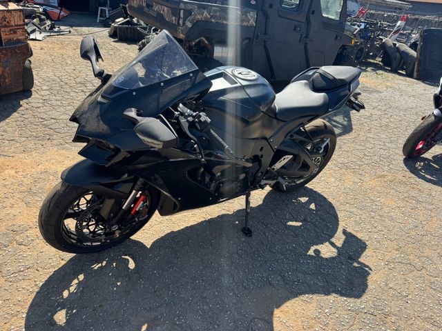 2025 Kawasaki Zx10