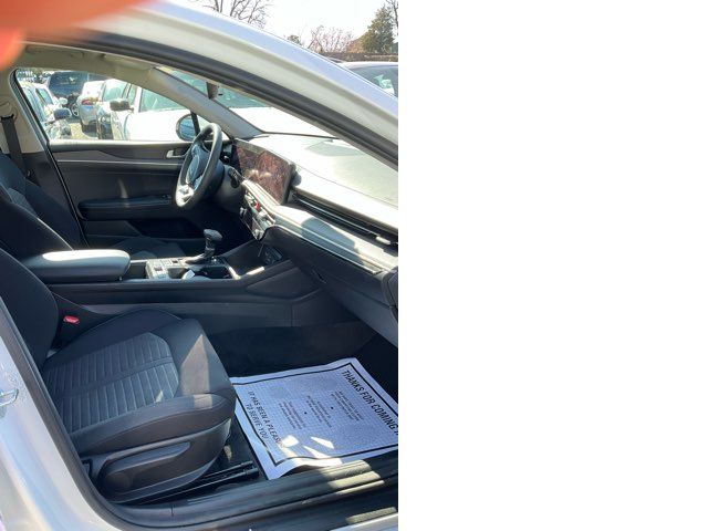 2025 Kia K5 LXS 2025 Kia K5 LXS