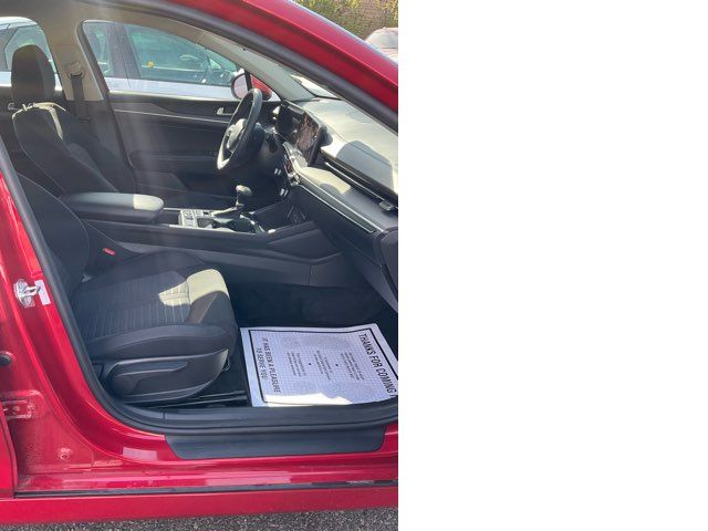 2025 Kia K5 LXS 2025 Kia K5 LXS