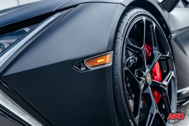 2025 Lamborghini Revuelto 
