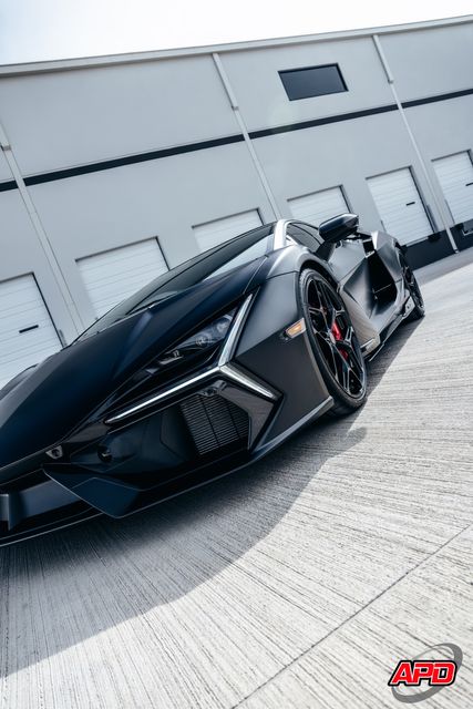 2025 Lamborghini Revuelto 