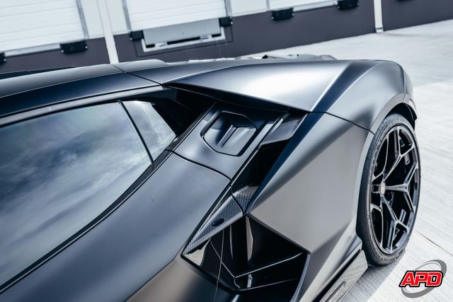 2025 Lamborghini Revuelto 