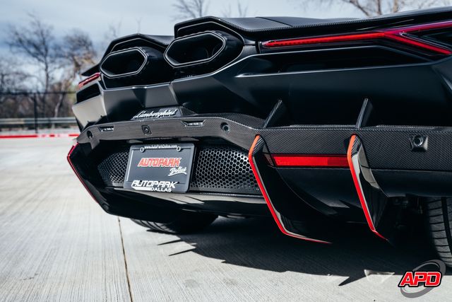 2025 Lamborghini Revuelto 