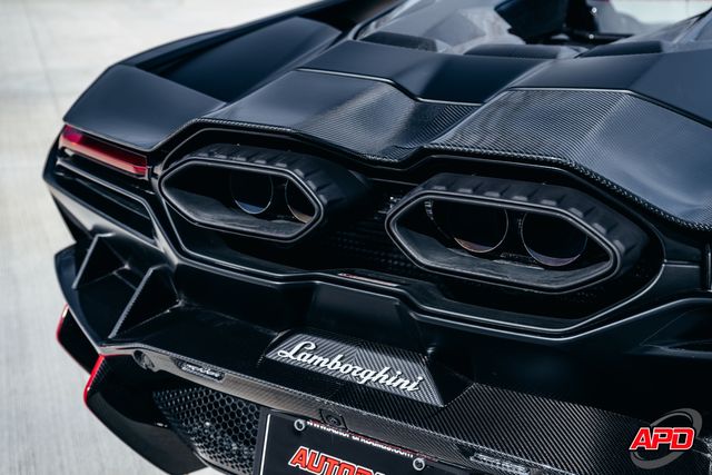 2025 Lamborghini Revuelto 