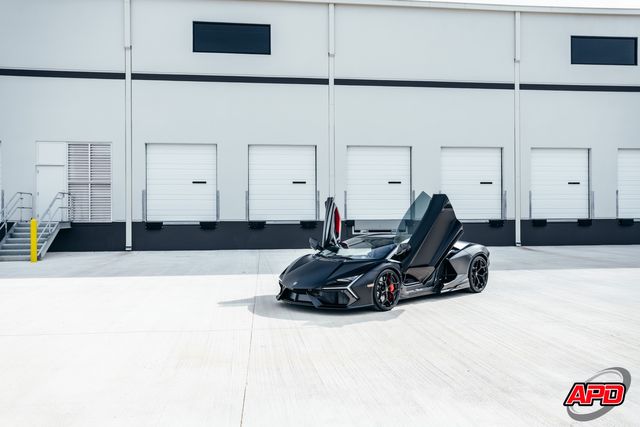 2025 Lamborghini Revuelto 