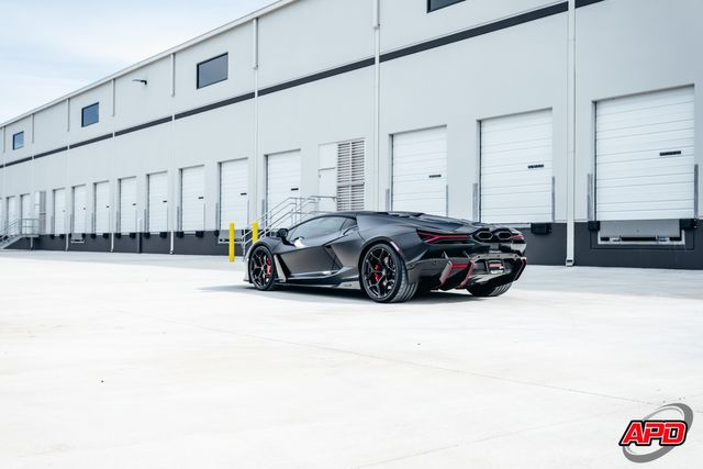 2025 Lamborghini Revuelto 