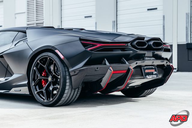 2025 Lamborghini Revuelto 