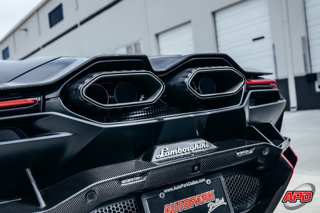 2025 Lamborghini Revuelto 