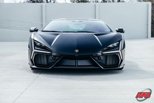 2025 Lamborghini Revuelto 