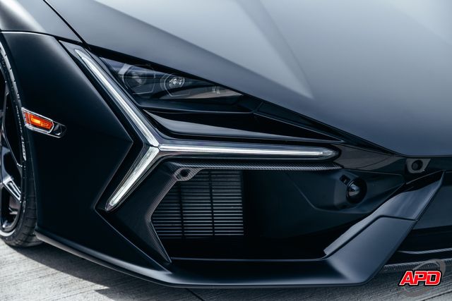 2025 Lamborghini Revuelto 