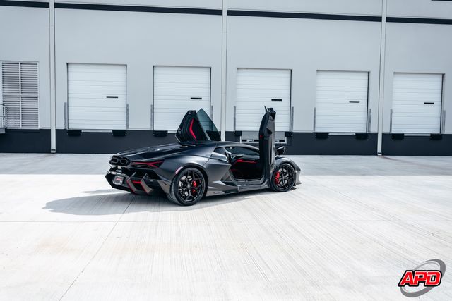 2025 Lamborghini Revuelto 