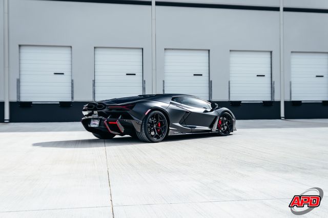 2025 Lamborghini Revuelto 