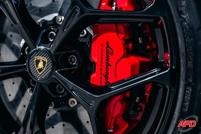 2025 Lamborghini Revuelto 