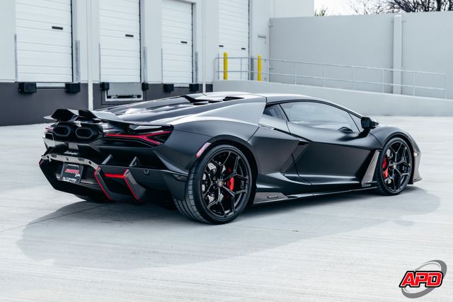 2025 Lamborghini Revuelto 