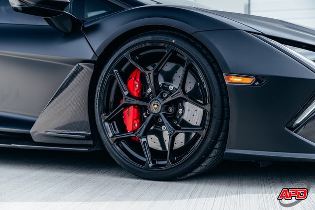 2025 Lamborghini Revuelto 