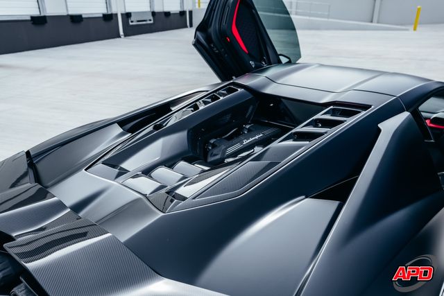 2025 Lamborghini Revuelto 