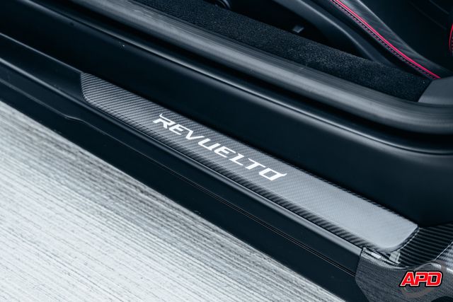 2025 Lamborghini Revuelto 2025 Lamborghini Revuelto