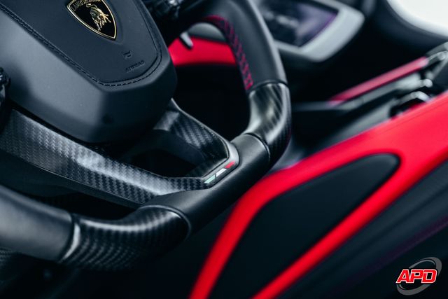 2025 Lamborghini Revuelto 2025 Lamborghini Revuelto